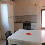 Emarine Con Servizio Incluso 3* Пескичи
