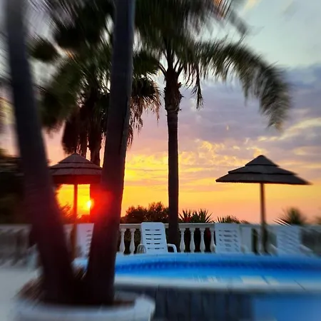 Emarine Con Servizio Incluso Hotel apartamentowy