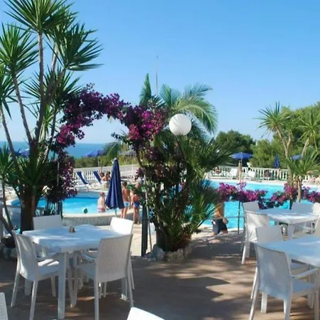 Hotel apartamentowy Emarine Con Servizio Incluso Peschici