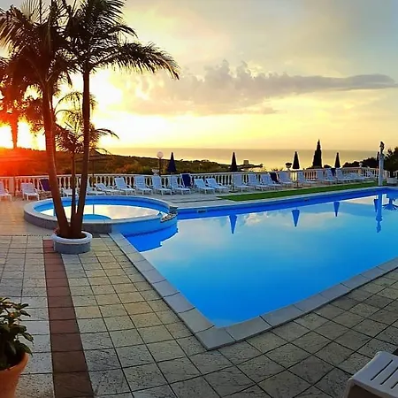 Emarine Con Servizio Incluso Hotel apartamentowy