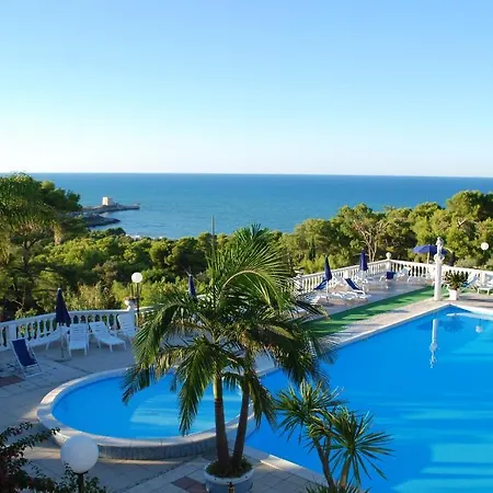 Emarine Aparthotel