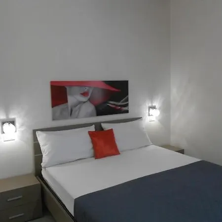 Hotel apartamentowy Emarine Con Servizio Incluso 3*
