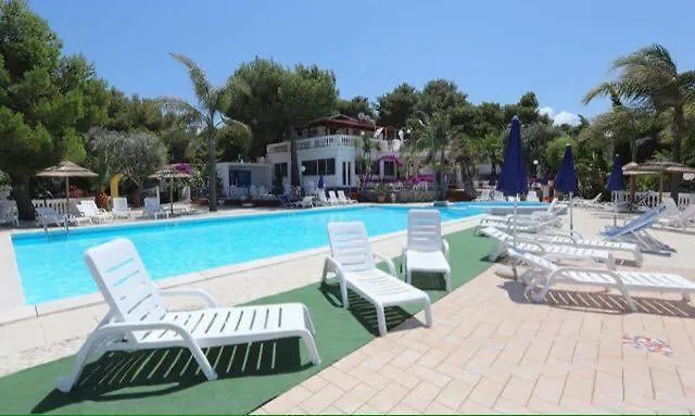 Aparthotel Emarine Con Servizio Incluso 3*