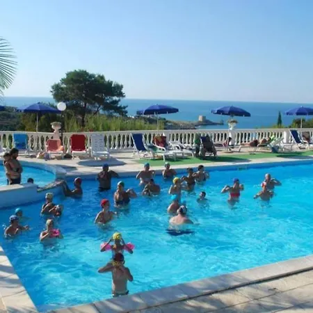 Emarine Con Servizio Apartahotel