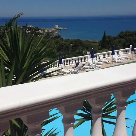 Apartahotel Emarine Con Servizio Peschici