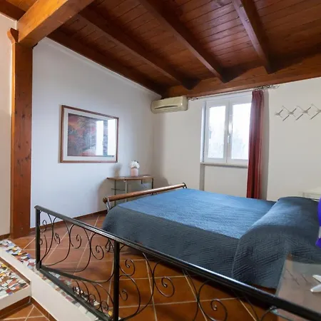 Emarine Aparthotel
