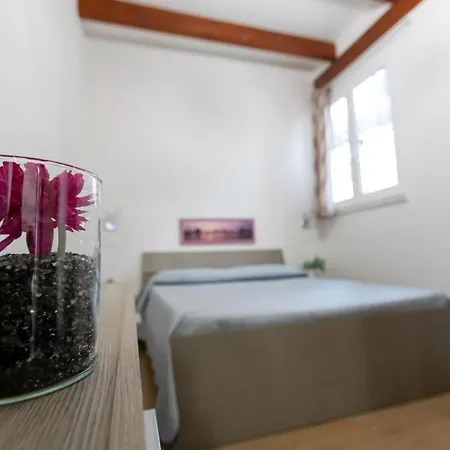 Emarine Con Servizio