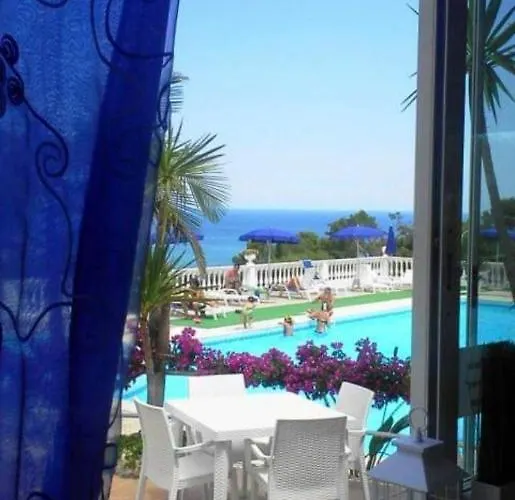 Apartahotel Emarine Con Servizio