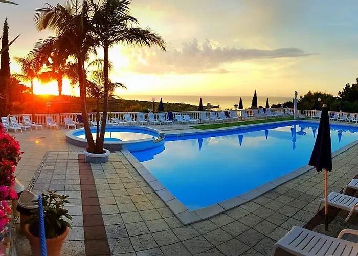 Apartahotel Emarine Con Servizio